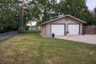 134 W Lotta St in Sioux Falls, SD - Building Photo - Building Photo