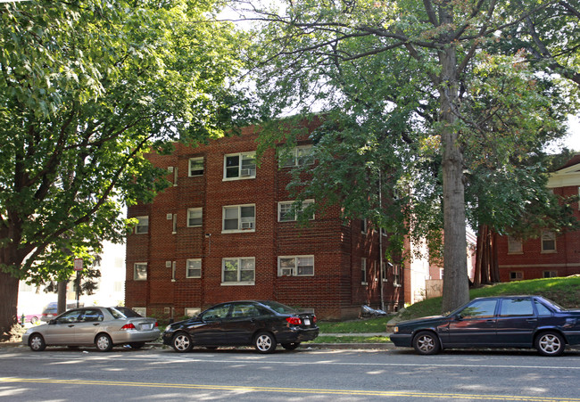 1388-1390 Tewkesbury Pl NW in Washington, DC - Building Photo - Building Photo