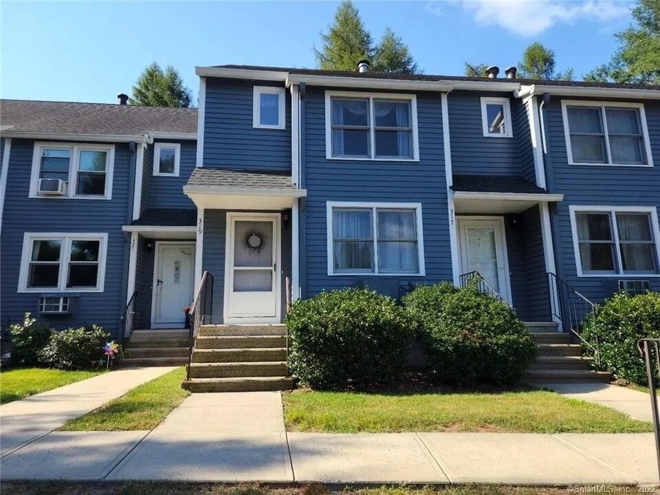 319 Greens Loop, Unit 319 Greens Loop cheshire in Cheshire, CT - Foto de edificio