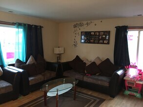 1362 Cove Dr in Prospect Heights, IL - Building Photo - Building Photo