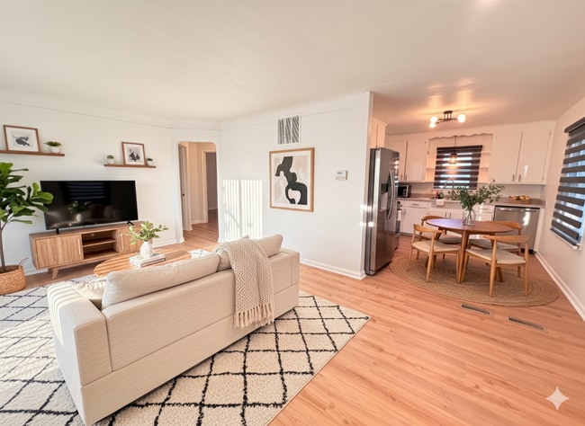 3754 Greenfield Rd in Berkley, MI - Building Photo - Building Photo