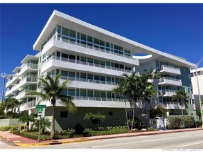 7800 Collins Ave in Miami, FL - Building Photo - Building Photo