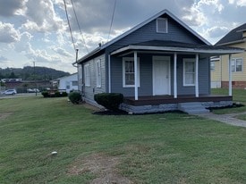 6309 E Pea Ridge Rd in Huntington, WV - Building Photo