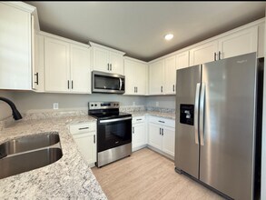 1206 Addler Dr in Springfield, TN - Foto de edificio - Building Photo