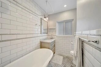 619 NE 87th St in Miami Shores, FL - Building Photo - Building Photo