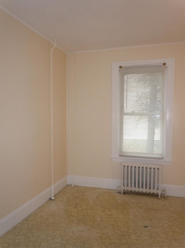 3 Mclellan St-Unit -2 in Brunswick, ME - Building Photo - Building Photo
