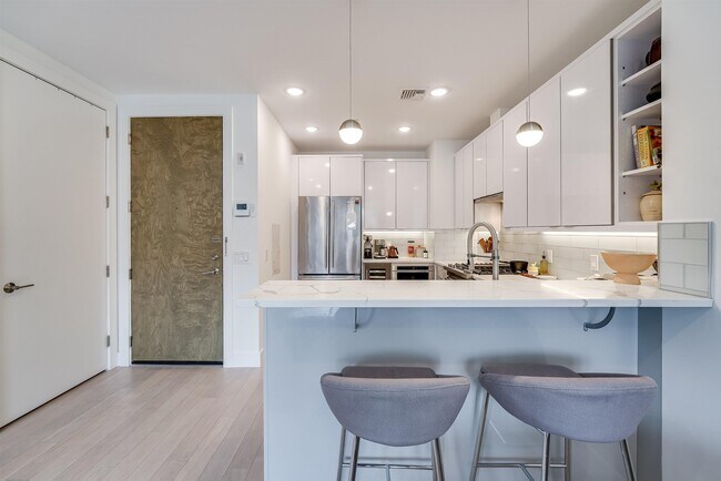 332 Newark Ave in Jersey City, NJ - Building Photo - Building Photo