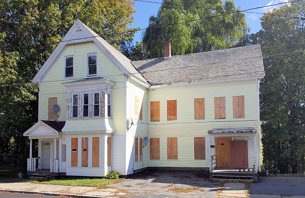 17 Pacific St in Fitchburg, MA - Building Photo