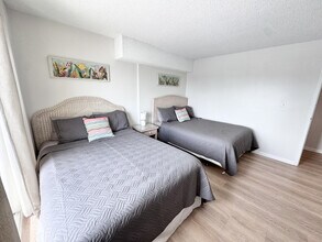 303 Atlantic Ave in Virginia Beach, VA - Foto de edificio - Building Photo