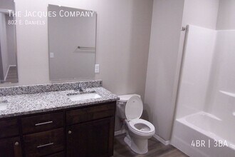 802 E Daniels St in Ozark, MO - Building Photo - Building Photo