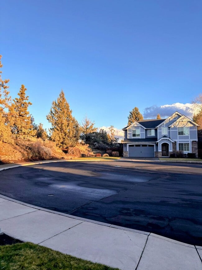 63190 Brookstone Ln in Bend, OR - Building Photo - Building Photo