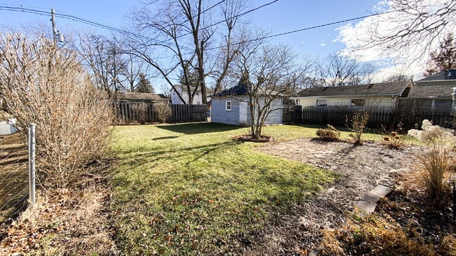 1106 Adams St in Ottawa, IL - Foto de edificio - Building Photo