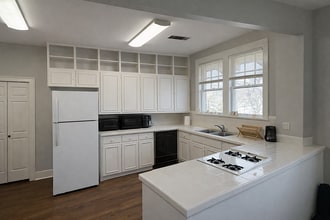 3219 W Markham St in Little Rock, AR - Building Photo - Building Photo