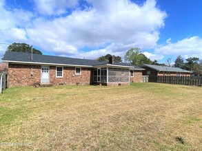 201 Adams Blvd in Greenville, NC - Building Photo - Building Photo