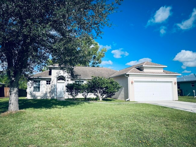 property at 2474 SE Perugia St