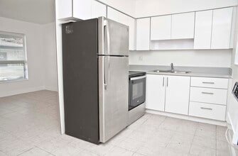 2306 Fillmore St, Unit #7 in Hollywood, FL - Foto de edificio - Building Photo