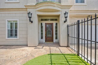 5411 Blossom St in Houston, TX - Building Photo - Building Photo