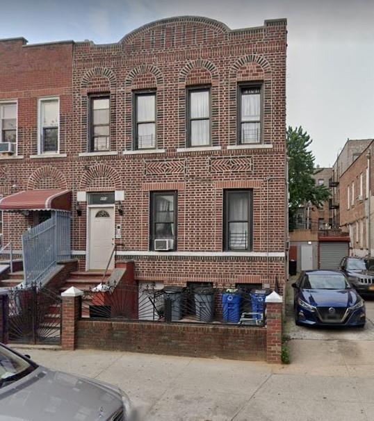 property at 494 E 95th St