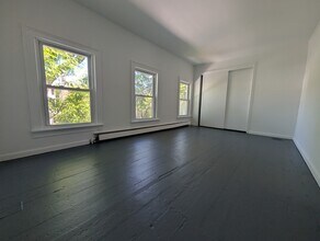 18 4th St, Unit 18 in Frenchtown, NJ - Building Photo - Building Photo