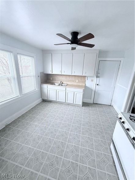 14011 Glendale Ave, Unit UP / DOWN in Cleveland, OH - Foto de edificio - Building Photo