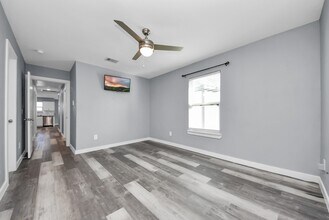 618 Maple Way in Houston, TX - Building Photo - Building Photo