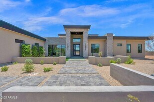 7261 E Via Dona Rd in Scottsdale, AZ - Building Photo