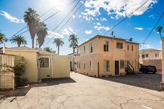 4621-4623 Ambrose Ave in Los Angeles, CA - Building Photo - Building Photo