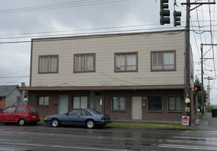 3737-3743 E McKinley Ave in Tacoma, WA - Foto de edificio - Building Photo