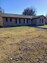 7840 Mirage Valley Dr in Dallas, TX - Building Photo - Building Photo