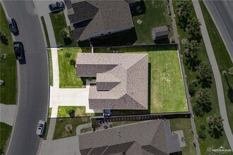 27 Choke Canyon Dr in McAllen, TX - Building Photo - Building Photo
