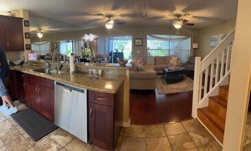 1244 W Lakes Dr in Deerfield Beach, FL - Foto de edificio - Building Photo