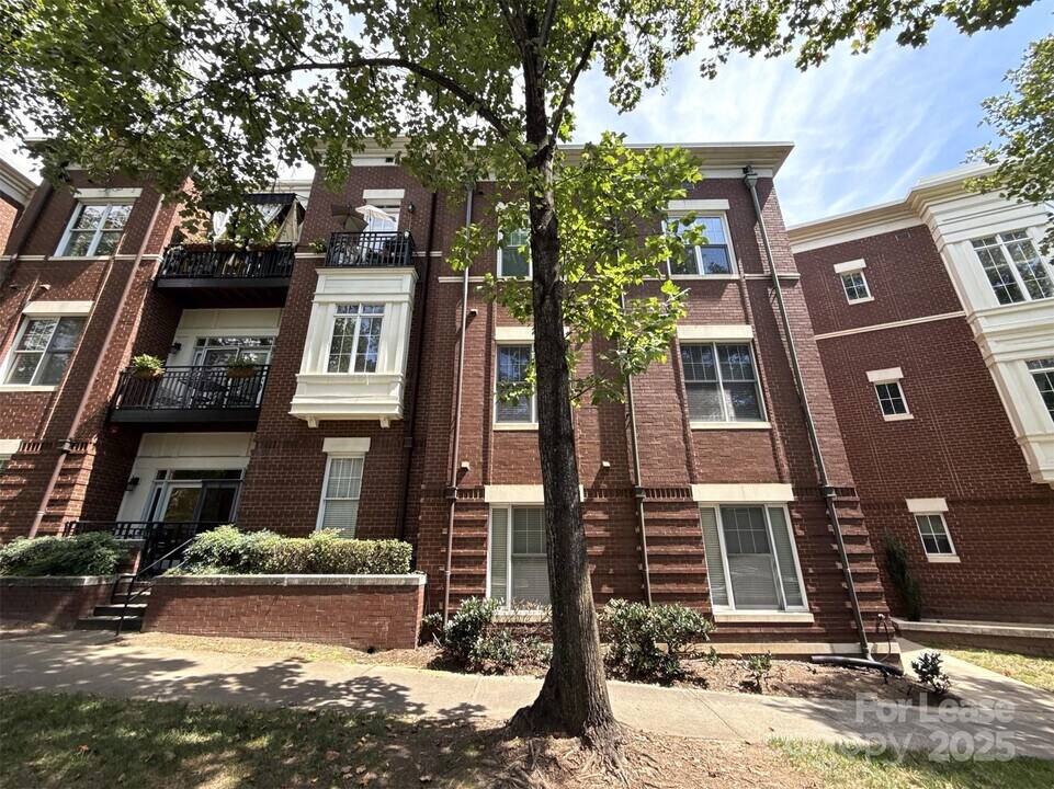 719 Garden District Dr in Charlotte, NC - Foto de edificio