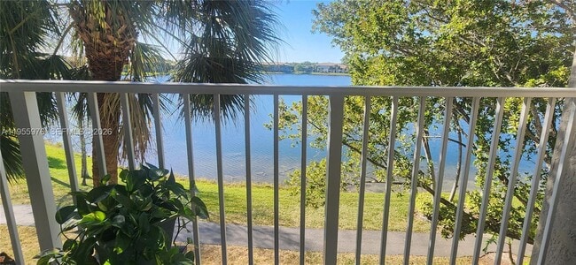 5011 Wiles Rd in Coconut Creek, FL - Building Photo - Building Photo