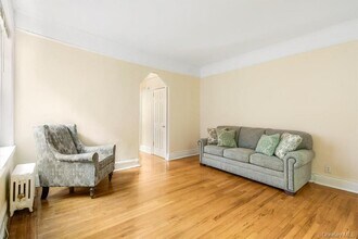 663 Locust St in Mount Vernon, NY - Foto de edificio - Building Photo