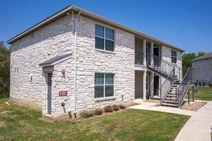 304 Stubblefield Ln in Liberty Hill, TX - Building Photo