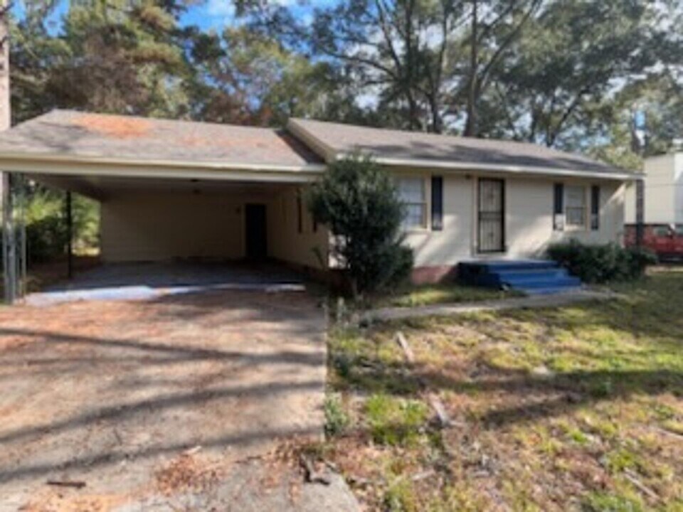 3258 Meadow Ln in Jackson, MS - Building Photo