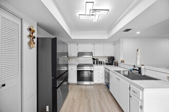 12049 Basin St N in Wellington, FL - Building Photo - Building Photo