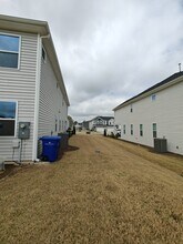 756 Creekway Dr in Fuquay Varina, NC - Building Photo - Building Photo