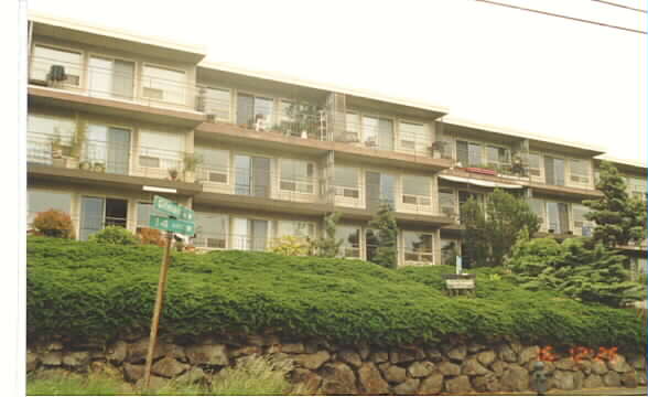 Fountain Court Apartments in Seattle, WA - Building Photo - Building Photo