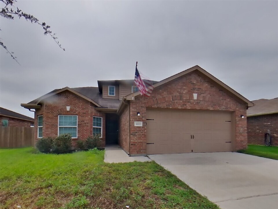 5002 Pacific Ridge Ln in Rosenberg, TX - Building Photo