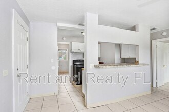 827 Paris Ave S in St. Petersburg, FL - Building Photo - Building Photo