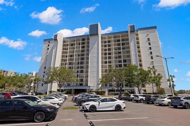 9425 Blind Pass Rd, Unit 508 in St Pete Beach, FL - Building Photo - Building Photo