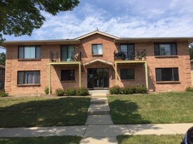 4225 104th N St, Unit 7 in Milwaukee, WI - Building Photo