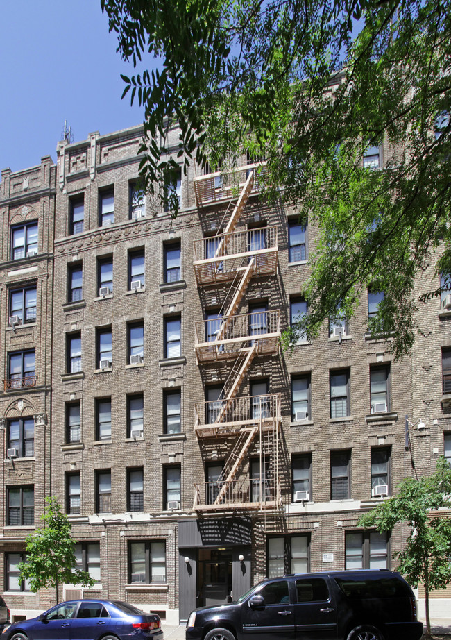 359 S 2nd St in Brooklyn, NY - Foto de edificio - Building Photo