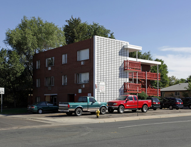 490 Dayton St in Aurora, CO - Building Photo - Building Photo