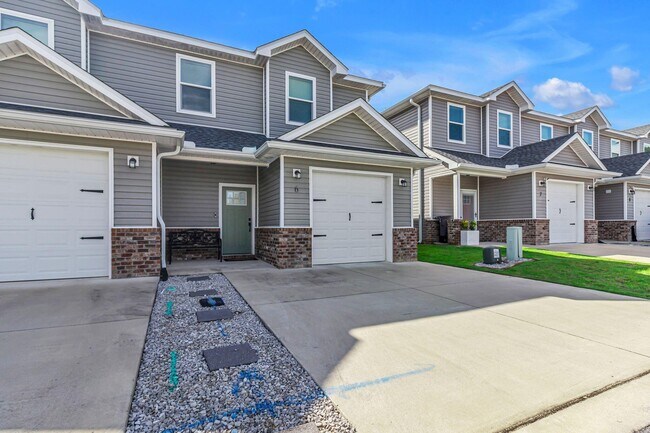6 Praiseworthy Dr in Valparaiso, FL - Building Photo - Building Photo