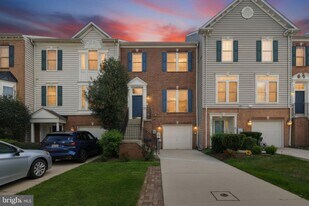 10635 Hillingdon Rd in Ellicott City, MD - Building Photo
