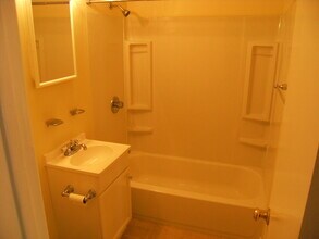 608 N 50th St, Unit 303 in Omaha, NE - Foto de edificio - Building Photo