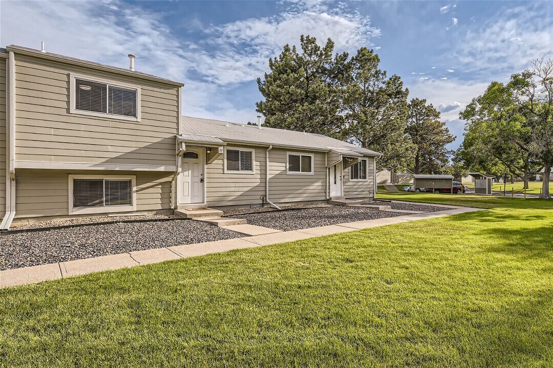 5711 W 92nd Ave in Westminster, CO - Building Photo