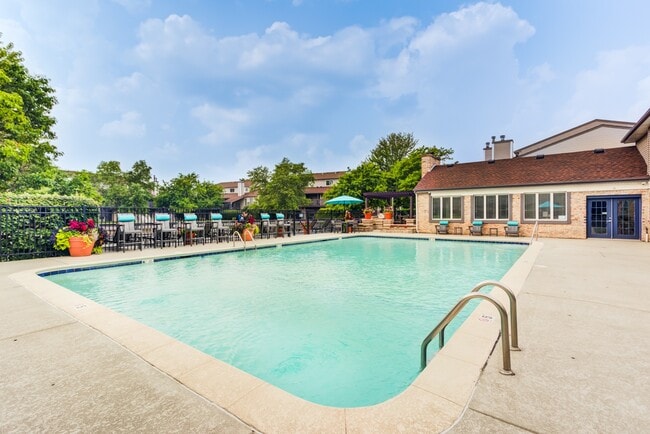 Haven on Long Grove in Aurora, IL - Foto de edificio - Building Photo